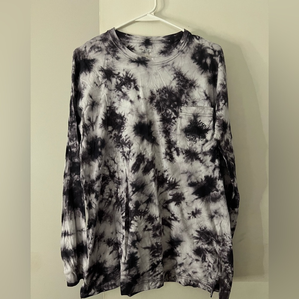 VS Pink Long Sleeve shirt